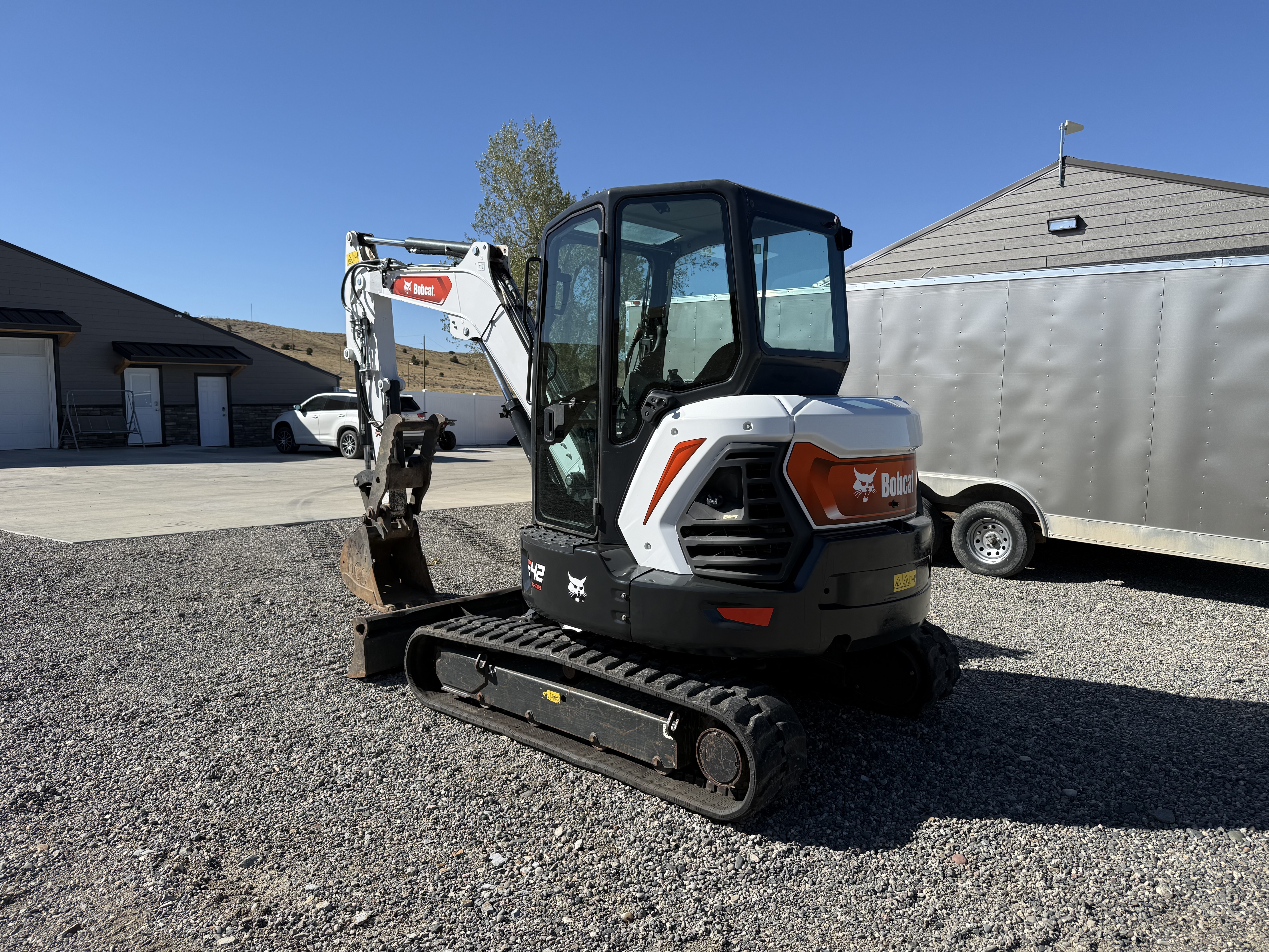 2023 E42 R2 Series
