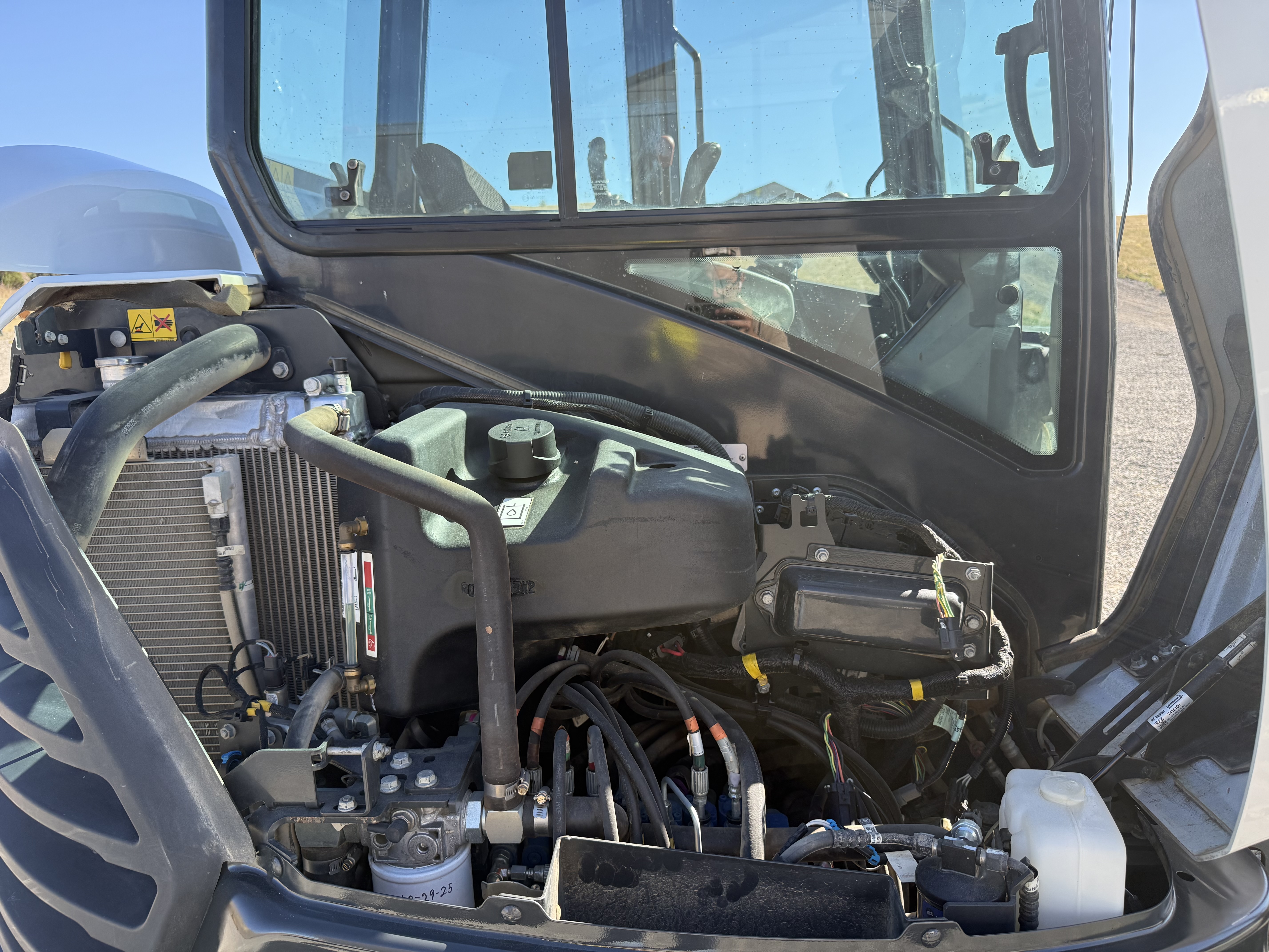2023 E42 R2 Series