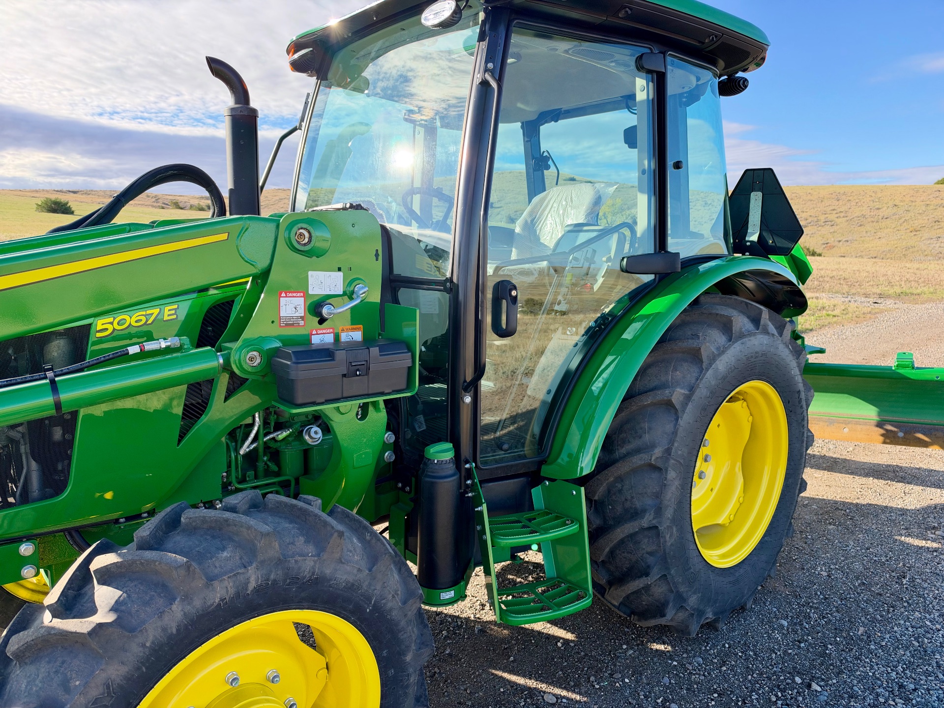 2024 John Deere 5067E