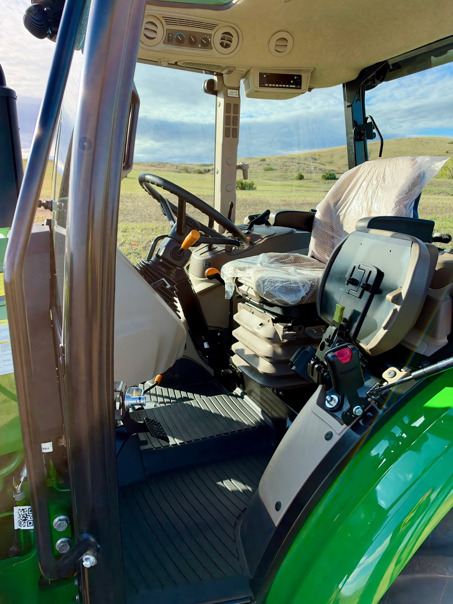 2024 John Deere 5067E