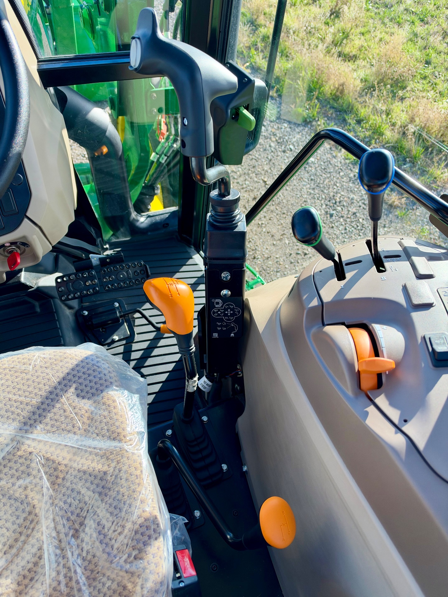 2024 John Deere 5067E